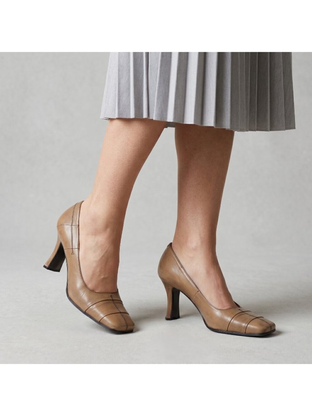 ALDO Vintage Tan Leather Square Toe Pumps Heels Shoes in size US 8.5 or EU 39